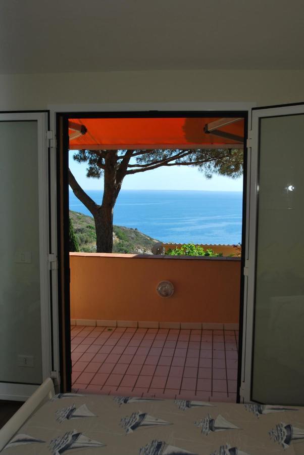 Grotta Azzurra Apartment - Cavoli - Terrazza Vista Mare, Clima E Parcheggio San Piero in Campo  Bagian luar foto