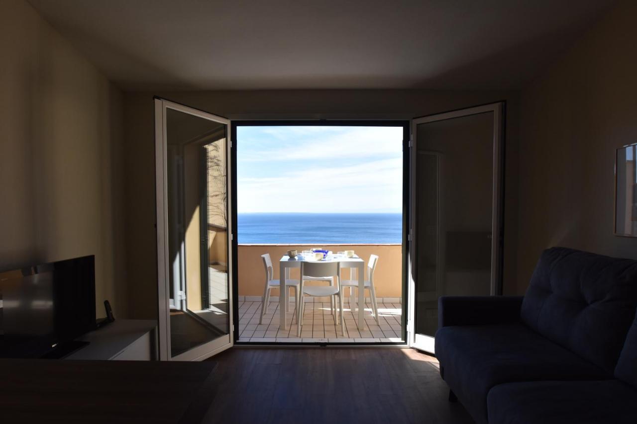 Grotta Azzurra Apartment - Cavoli - Terrazza Vista Mare, Clima E Parcheggio San Piero in Campo  Bagian luar foto